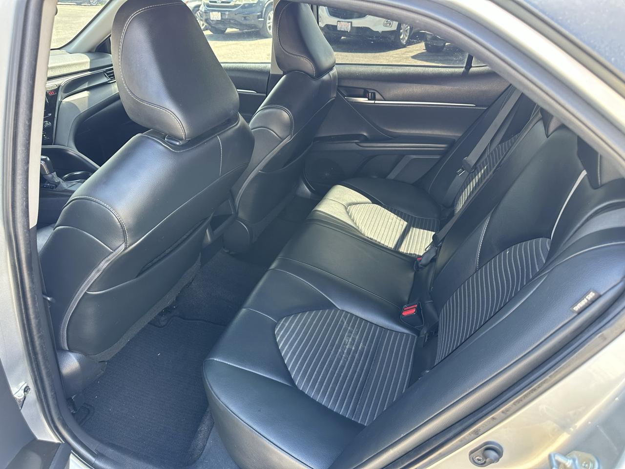 Toyota Camry SE 2021