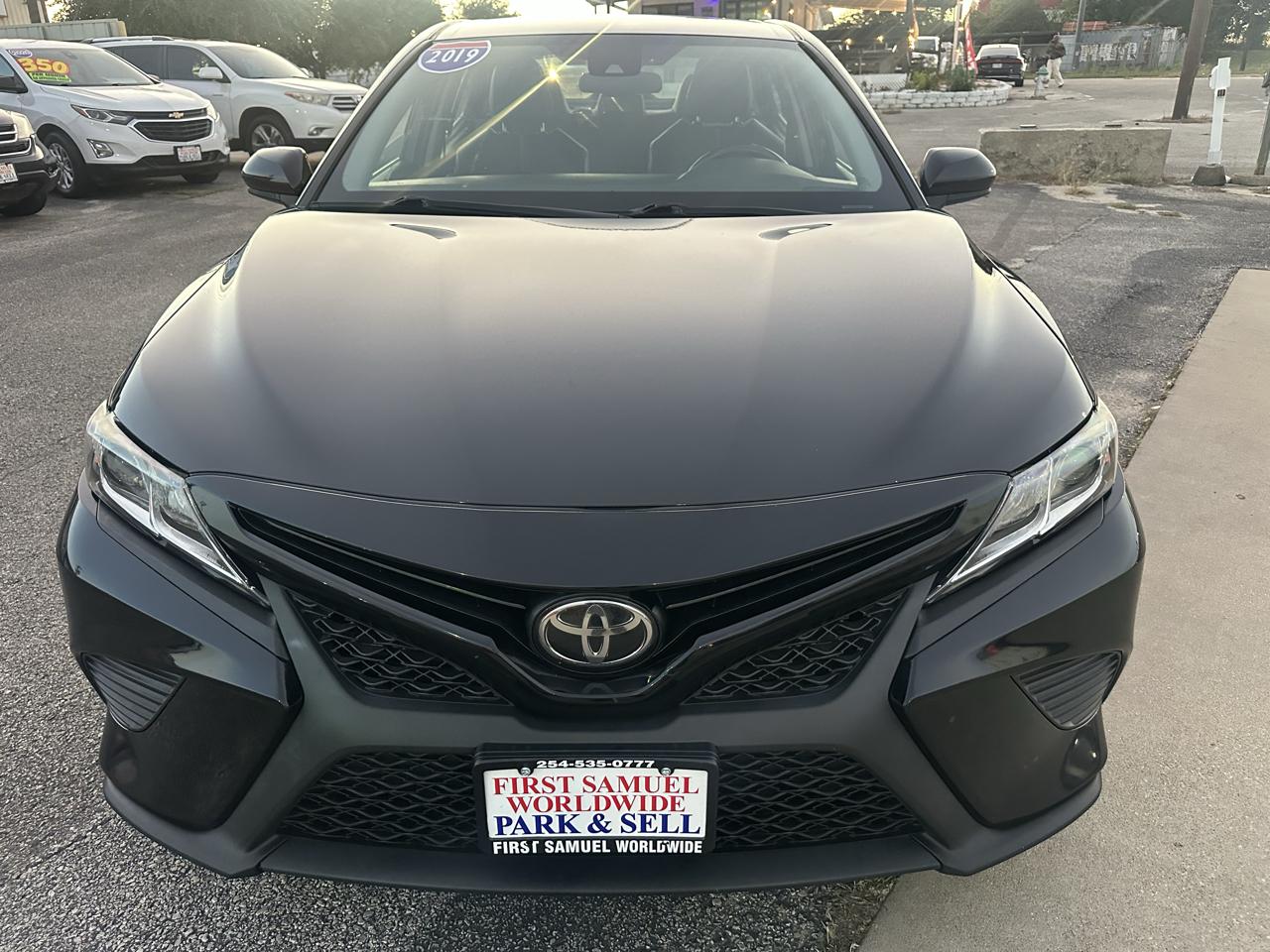 Toyota Camry photo 11