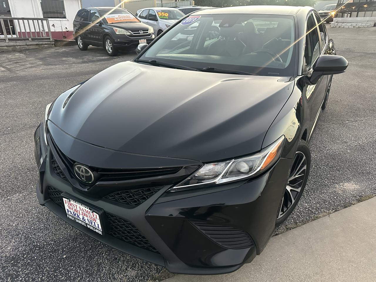 Toyota Camry photo 12