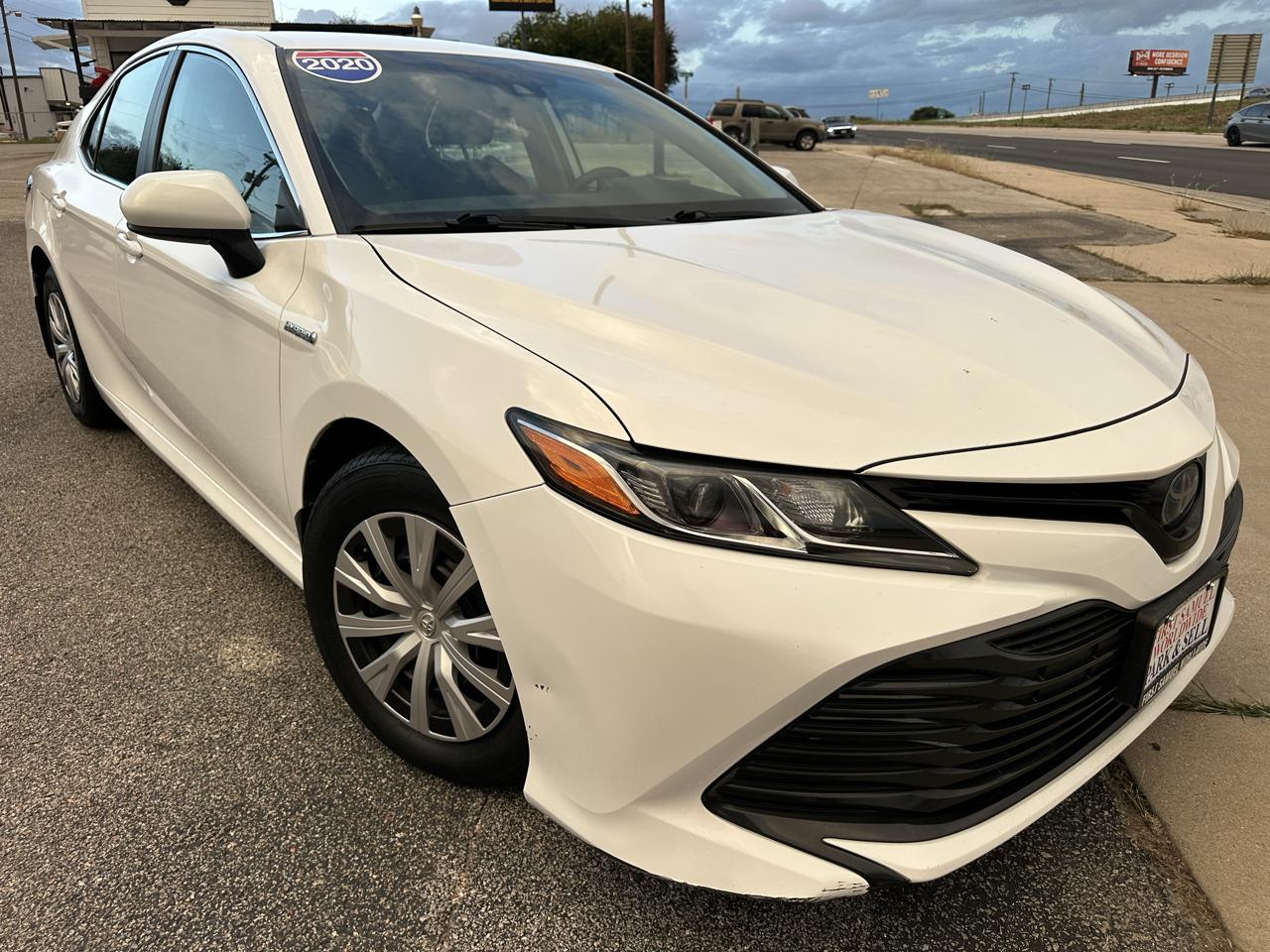 Toyota Camry Hybrid LE 2020