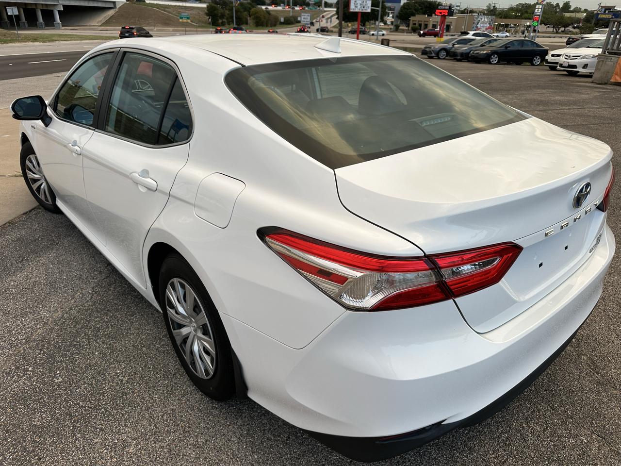 Toyota Camry Hybrid LE 2020