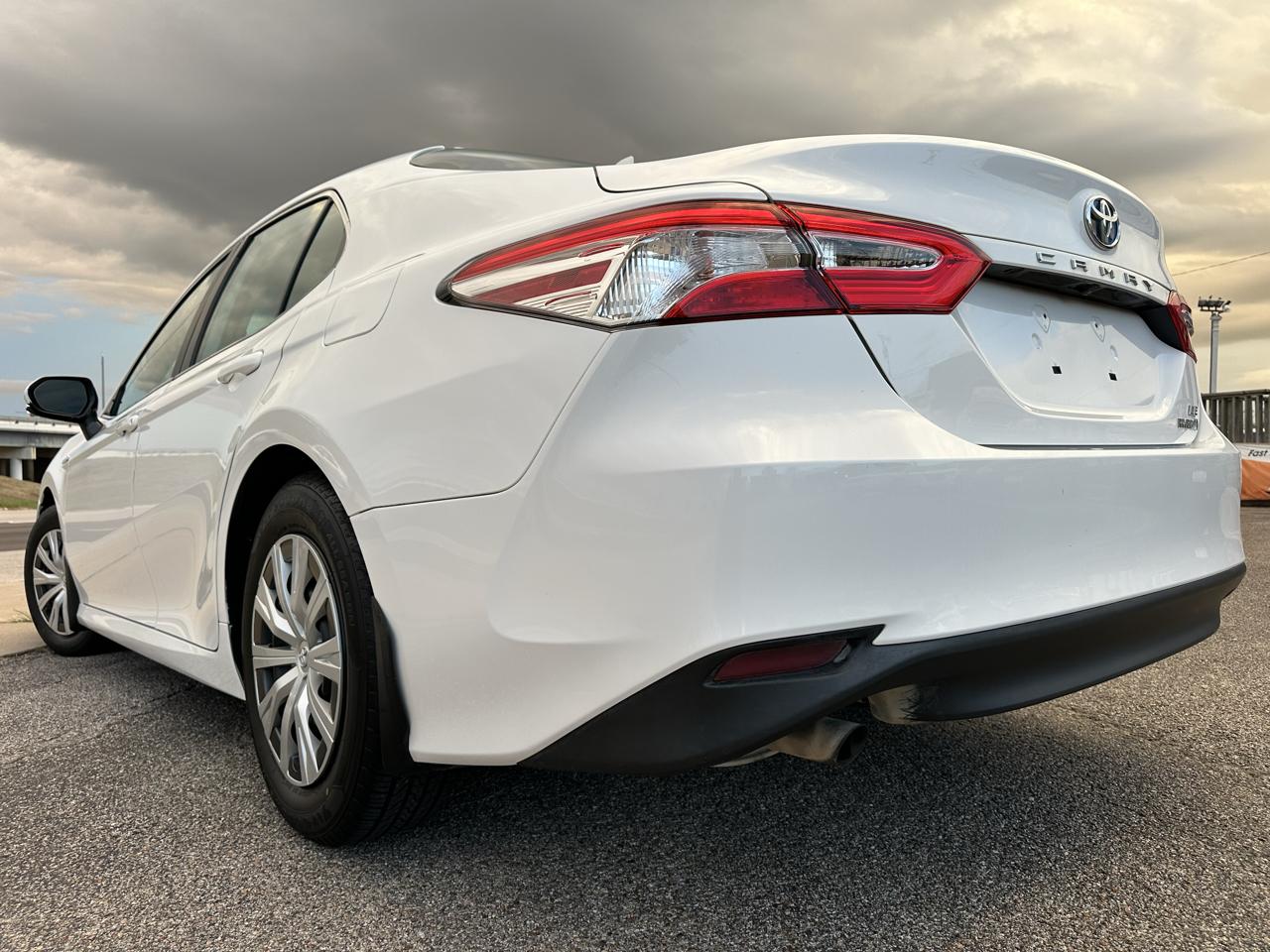 Toyota Camry Hybrid LE 2020