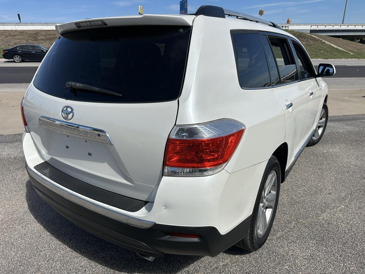 Toyota Highlander Limited 2WD 2013