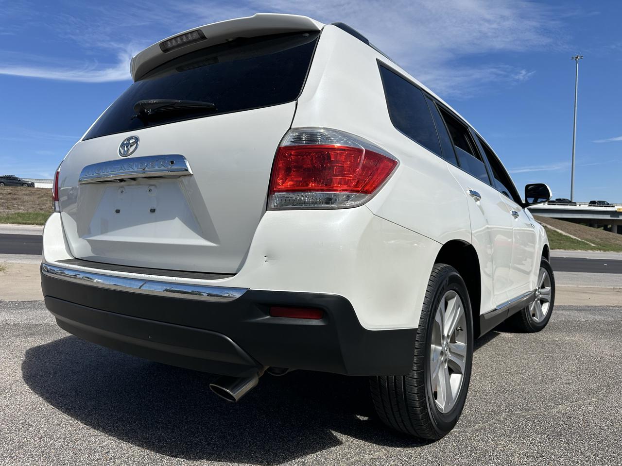 Toyota Highlander Limited 2WD 2013
