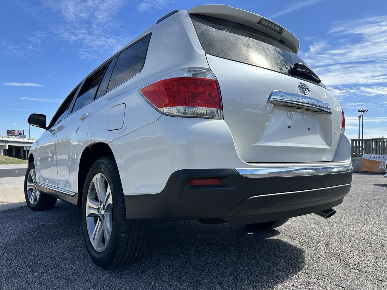 Toyota Highlander Limited 2WD 2013