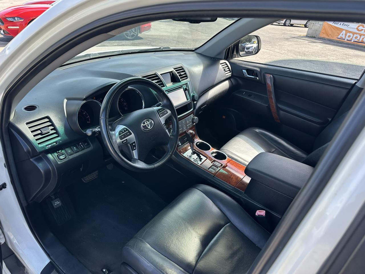 Toyota Highlander Limited 2WD 2013