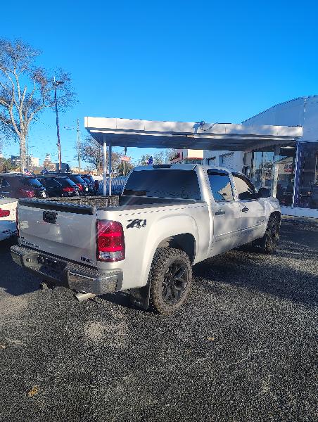 GMC Sierra 1500 4WD Crew Cab 157" SLE 2011