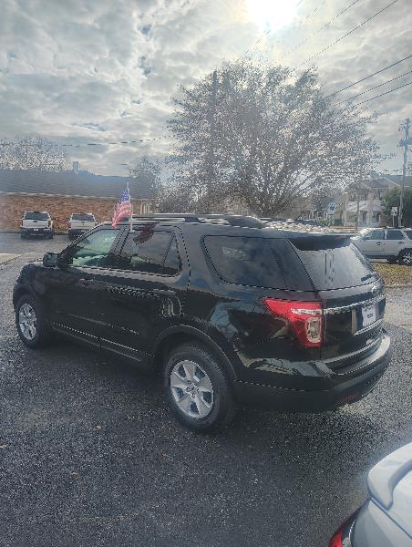 Ford Explorer Base FWD 2012
