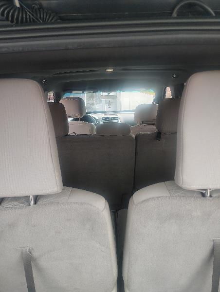 Ford Explorer Base FWD 2012