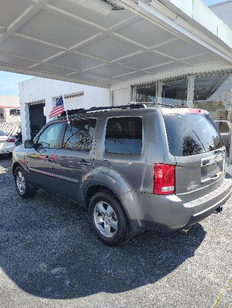 Honda Pilot EX-L 2WD 5-Spd AT with Navigation 2011