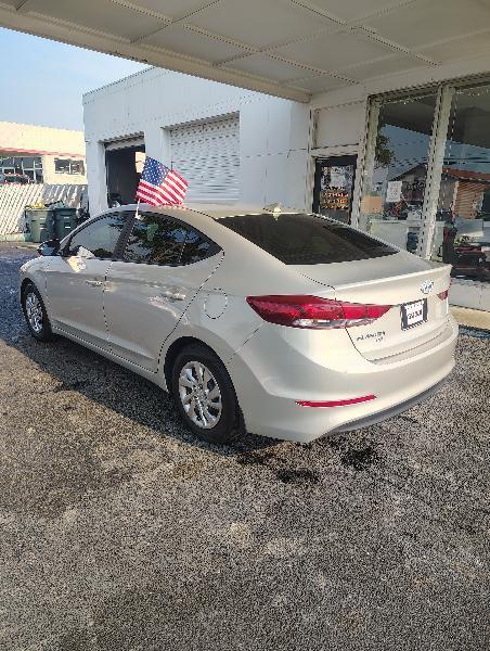 Hyundai Elantra SE 6AT 2017