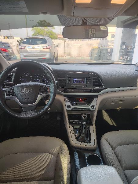 Hyundai Elantra SE 6AT 2017