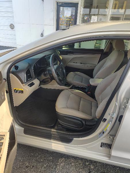 Hyundai Elantra SE 6AT 2017