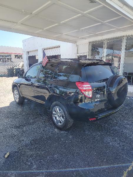 Toyota RAV4 Base I4 4WD 2012