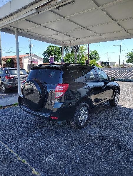 Toyota RAV4 Base I4 4WD 2012