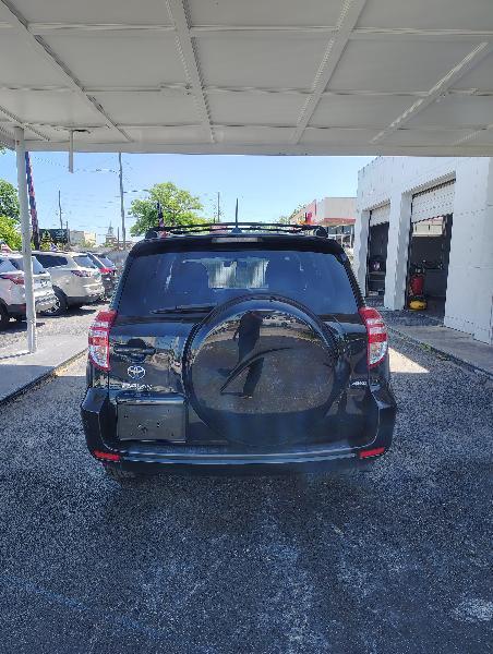 Toyota RAV4 Base I4 4WD 2012