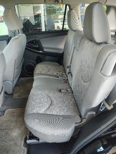 Toyota RAV4 Base I4 4WD 2012