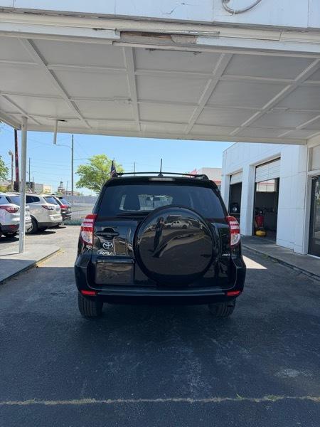Toyota RAV4 Base I4 4WD 2012
