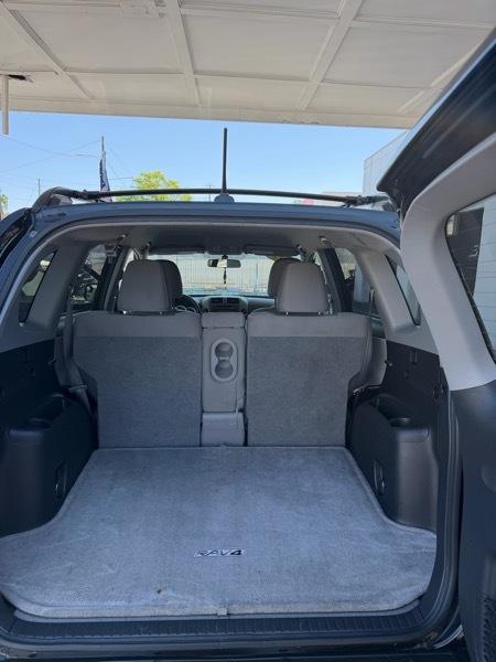 Toyota RAV4 Base I4 4WD 2012