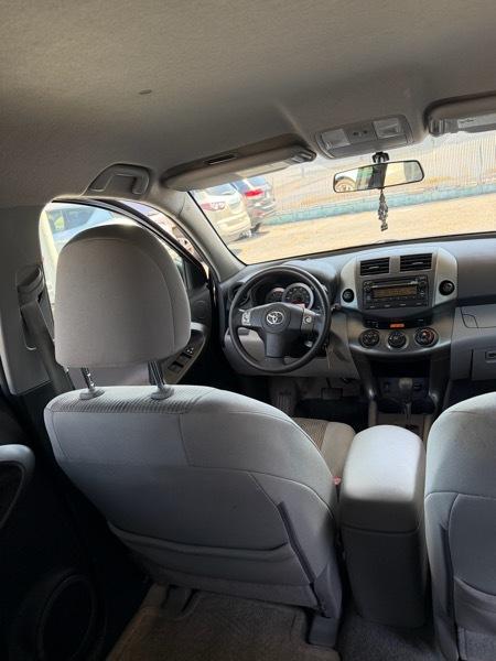 Toyota RAV4 Base I4 4WD 2012