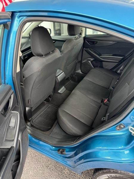 Subaru Impreza 2.0i Premium CVT 4-Door 2017