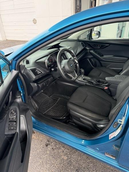 Subaru Impreza 2.0i Premium CVT 4-Door 2017