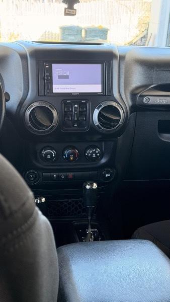 Jeep Wrangler Unlimited Sport 4WD 2014