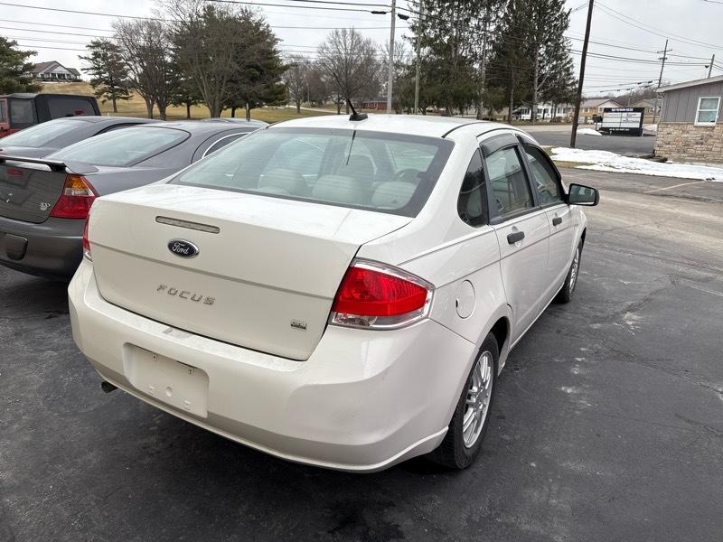Ford Focus SE Sedan 2010