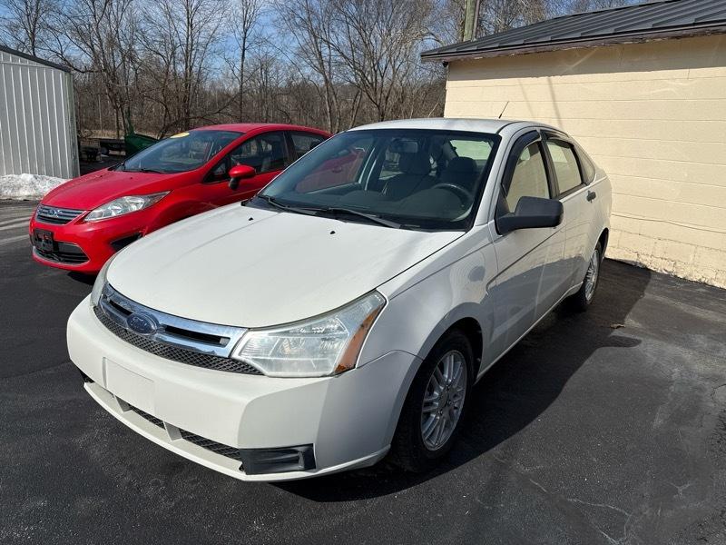 Ford Focus SE Sedan 2010