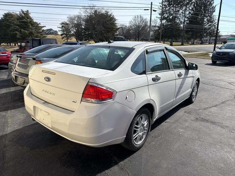 Ford Focus SE Sedan 2010