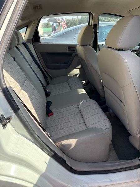 Ford Focus SE Sedan 2010