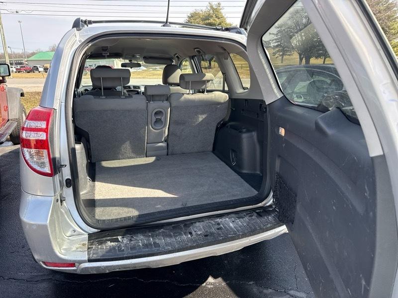 Toyota RAV4 Base I4 4WD 2011