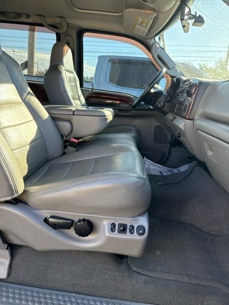 Ford F-350 SD XL Crew Cab 4WD DRW 2006