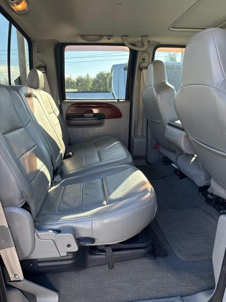 Ford F-350 SD XL Crew Cab 4WD DRW 2006