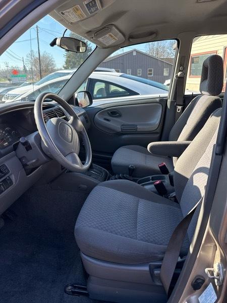 Chevrolet Tracker 4-Door 4WD 2003