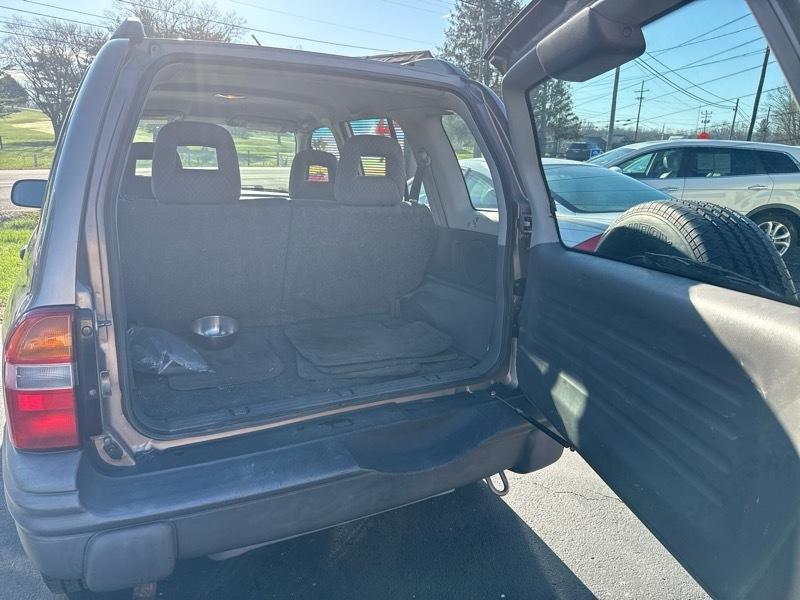 Chevrolet Tracker 4-Door 4WD 2003