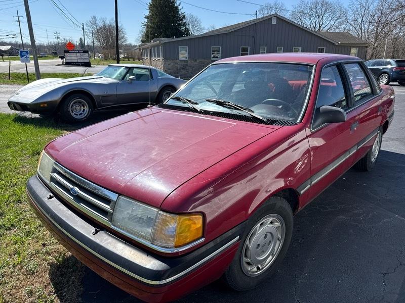 Ford Tempo GL sedan 1990