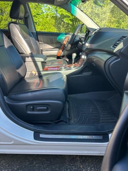 Toyota Highlander Limited 4WD 2011