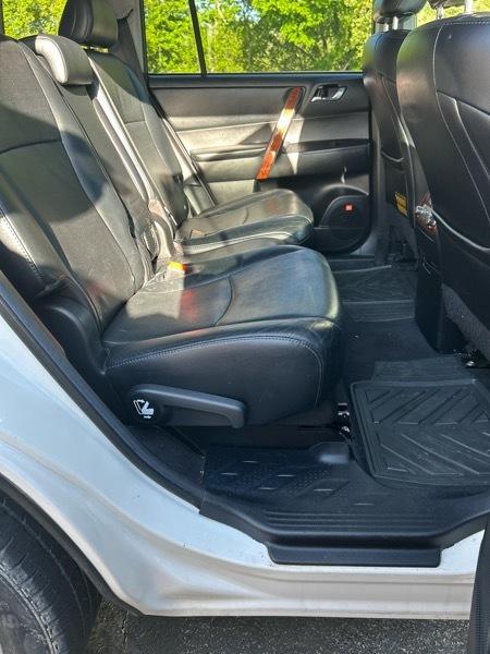 Toyota Highlander Limited 4WD 2011