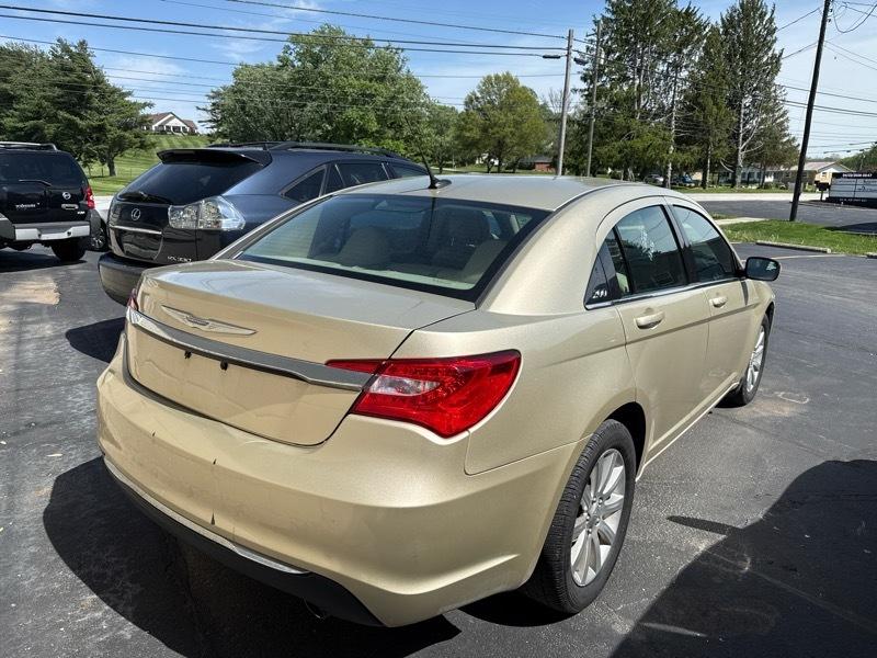 Chrysler 200 Touring 2011