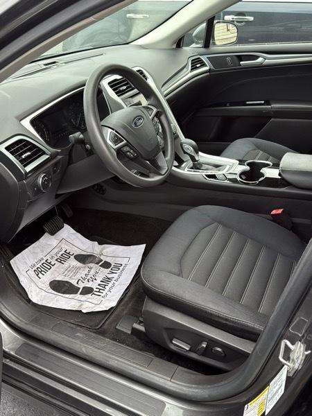 Ford Fusion SE 2015