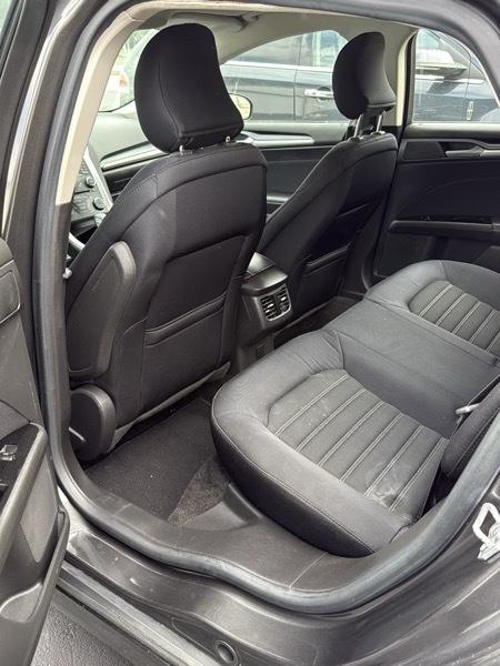 Ford Fusion SE 2015