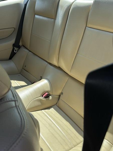 Ford Mustang V6 Deluxe Coupe 2005