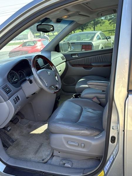 Toyota Sienna XLE 2004