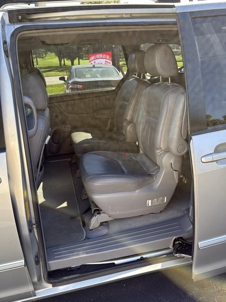 Toyota Sienna XLE 2004