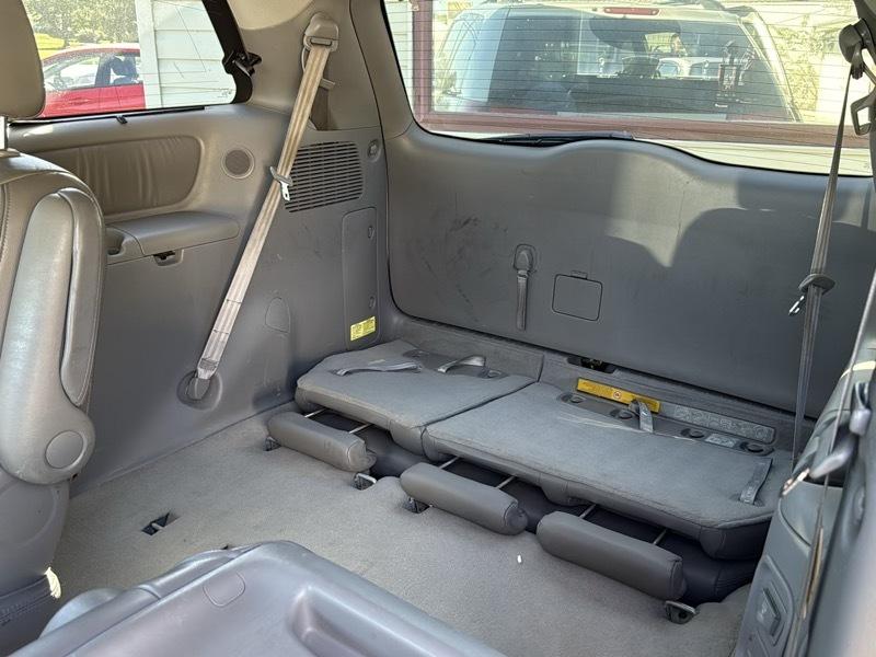 Toyota Sienna XLE 2004