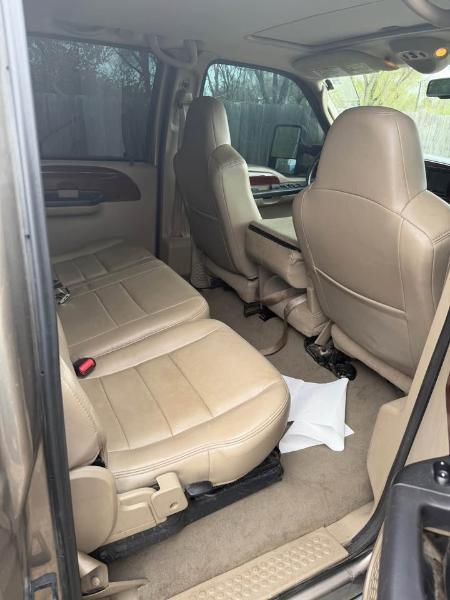 Ford F-250 SD XL Crew Cab 4WD 2006