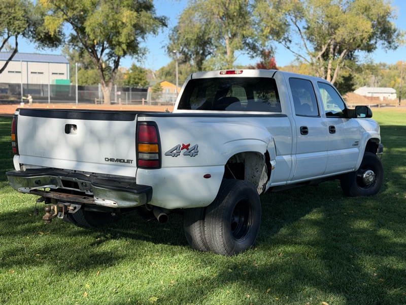 Chevrolet Silverado 3500 Work Truck Crew Cab 4WD 2004