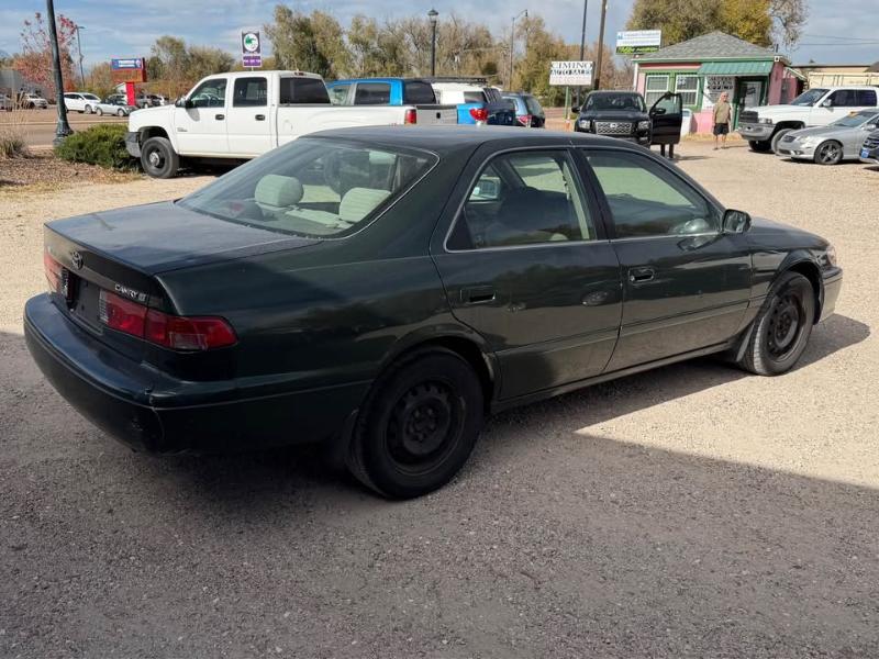 Toyota Camry CE 2000