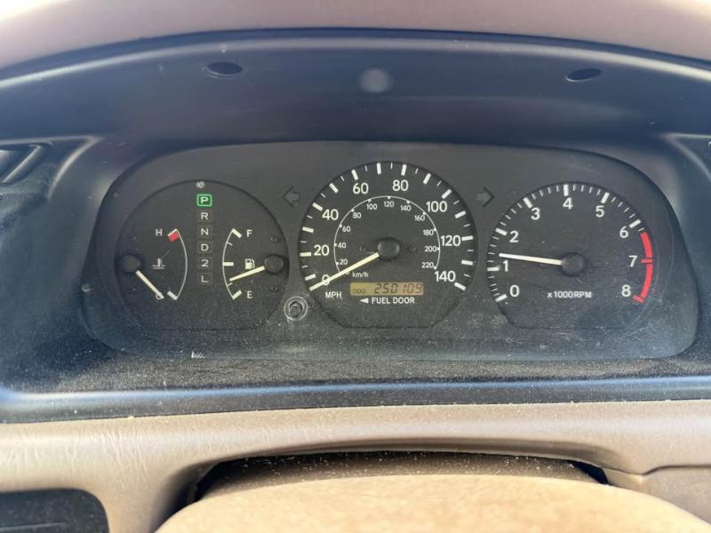 Toyota Camry CE 2000
